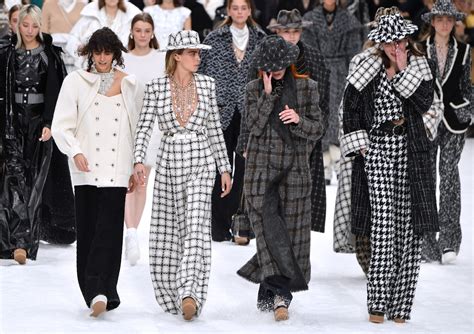 chanel autunno inverno 2019 2020|Chanel fall dresses.